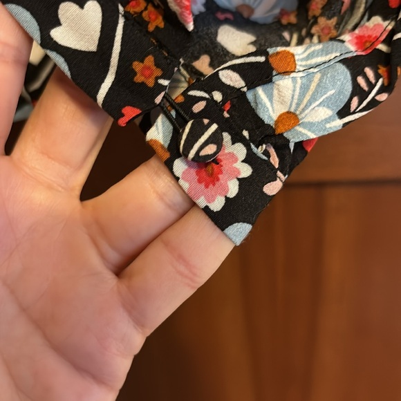 Boden Viola Boho Long Sleeve V Neck Black Floral Blouse US 2P - Picture 5 of 11